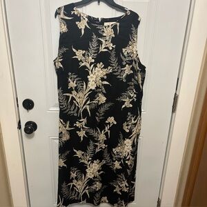 First Issue Claiborne Black and Cream Floral Midi Dress
Linen blend